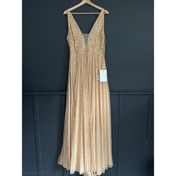 Mac Duggal Sequin Plunge Neck Maxi Evening Gown in Sunset NEW Size 6 - Picture 4 of 16